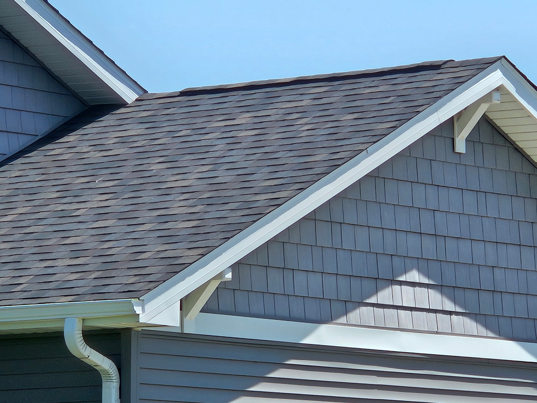 Finished shingle roof close-up detail Ottumwa
